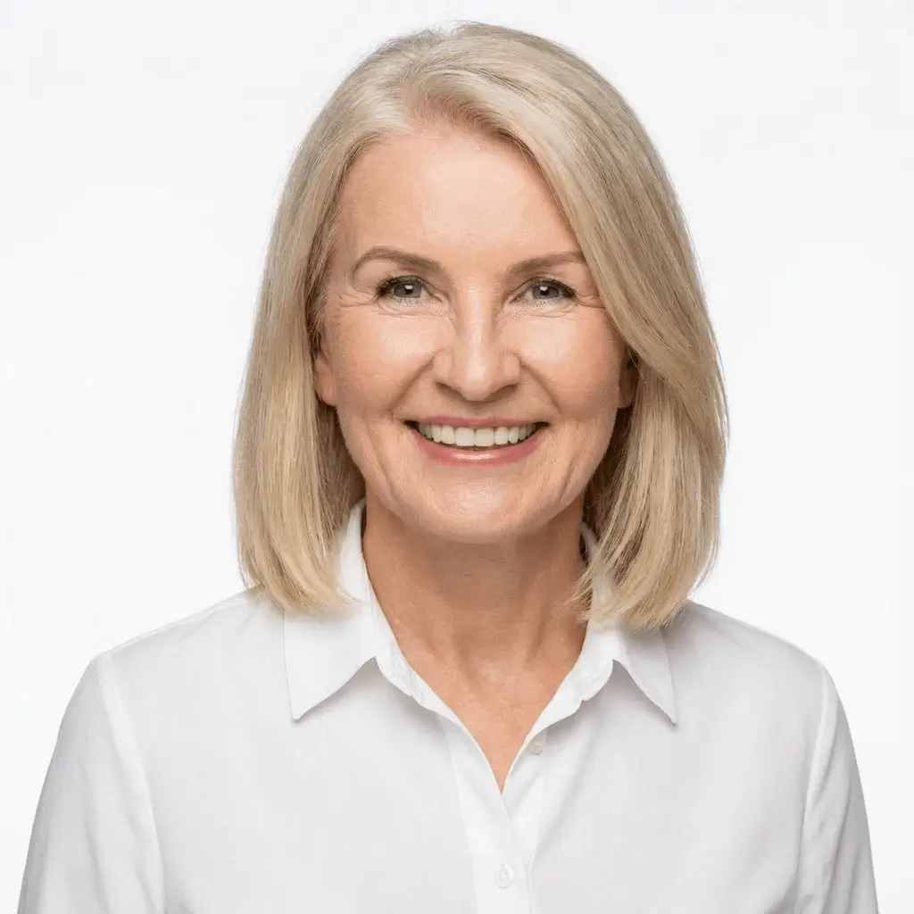 Sophie Laurent – Senior Editor